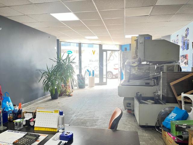 Topçular Hekımoğlu Plaza'da 100 M2 Kıralık Dükkan
