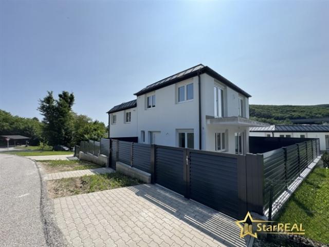TOP ZENTRUMSLAGE. EXQUISITES 5 ZIMMER ZIEGELHAUS! 2 BÄDER 3 TOILETTEN. EDLE AUSSENANLAGEN. PROVISIONSFREI für den Käufer