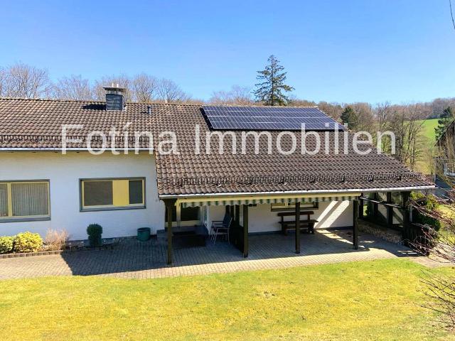 TOP ZFH mit 2.919m² großem Grundstück, Glasfaser, neuer PV Anlage, Doppelgarage und vielem mehr!