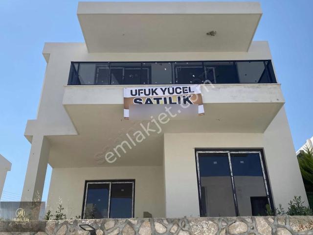 Topalak Dörtler De 5+1 Satılık Villa Göl Manzaralı Site İçi