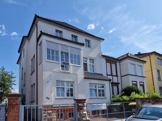 TOPANGEBOT * Mehrfamilienhaus mit 4 Wohnungen, Garage, Pkw Stellplätzen, gr. Hof mit idyllischem Garten, besten Verkehrsanbindungen.