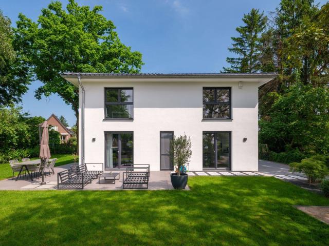 Toplage in Sasel. Neubau eines exklusiven Doppelhaushauses mit Wärmepumpe