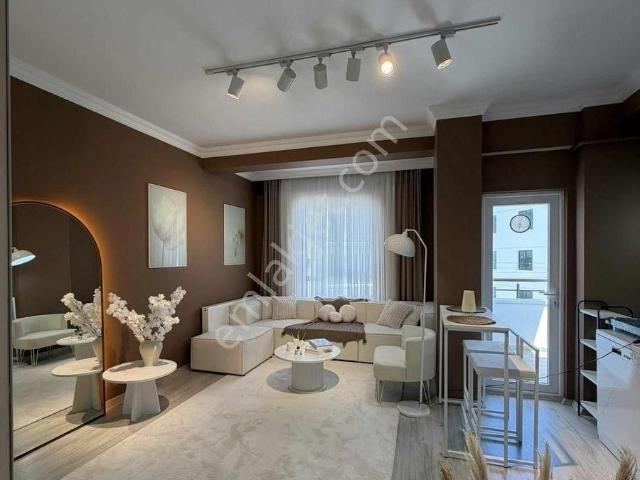 Toplu Konut Bulvarında Lüx Eşyalı 1+1 Daire