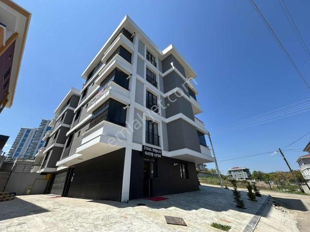 Toplu Konutta Ulaşıma Yakın Deniz M. Önü Açık Eşyalı 1+1 Daire