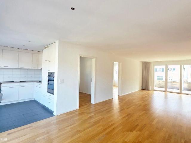 Topmoderne Wohnung in gepflegter Liegenschaft