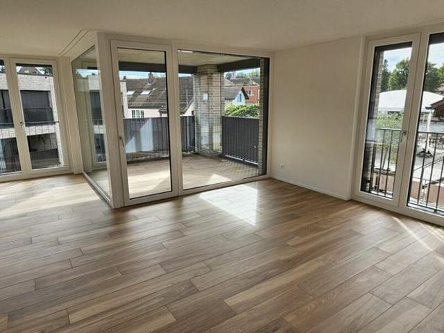 Topmoderne 2.5 Zimmerwohnung in unmittelbarer Nähe zum Bahnhof