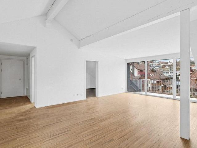Topmoderne 3.5 Zimmer Dachwohnung in Niederscherli – 1 Monat gratis!