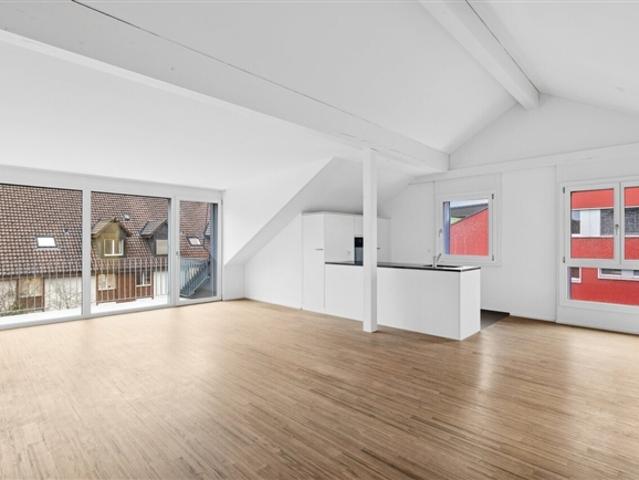 Topmoderne 3.5 Zimmer Dachwohnung in Niederscherli