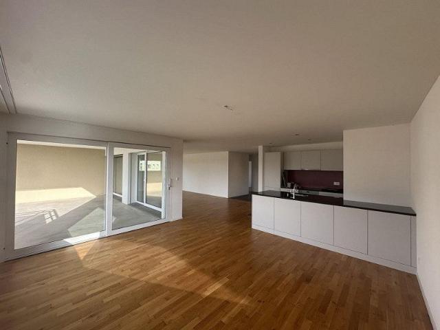Topmoderne 4.5 ZW à 121m² im 1. OG mit Lift