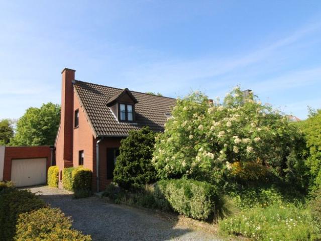TOPPER! CHARMANTE halfopen woning op 467m² op TOPLOCATIE!