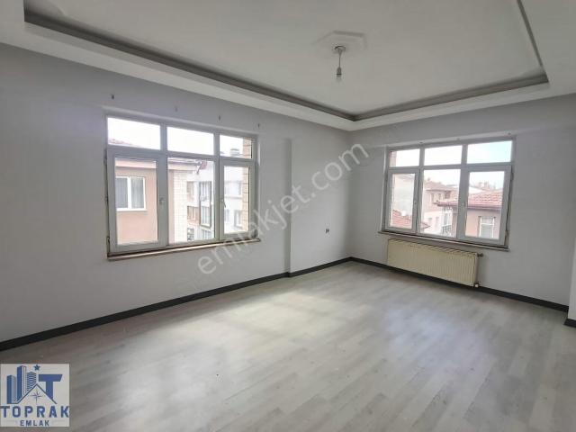 Toprak Emlak'tan Gökmeydan Ecesultan Sokakta 3+1 Bakımlı Daire