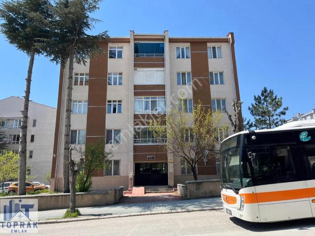 Toprak Emlak'tan Merkezi Konumda / Kiracısız / Satılık 2+1