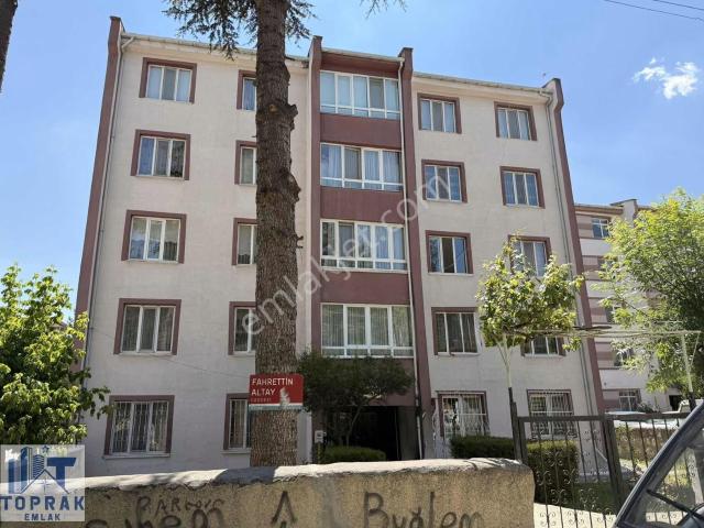 Toprak Emlaktan Uluönder Mah Cadde Üzerinde Bakımlı Kiralık 2+1
