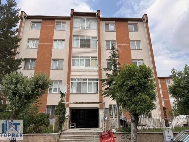 Toprak Emlaktan Uluönder Mah Ssk Bloklarında Bakımlı Satılık 2+1