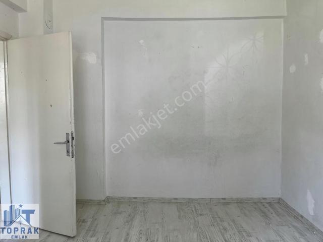 Toprak Emlak'tan Uluönder Mh/fevzi Çakmak Cd Üzeri / Kiralık 3+1