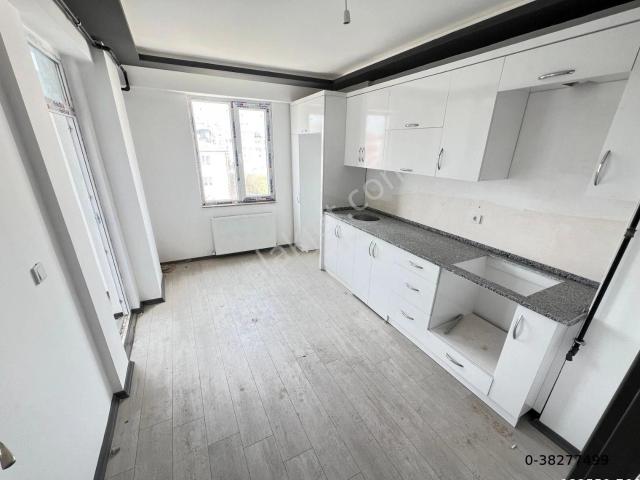 Topraksanayı Okulu Civarı 3+1 Satılık Daıre
