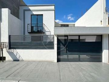 Casa en Las Alamedas Remodelada con Vigilancia 24h