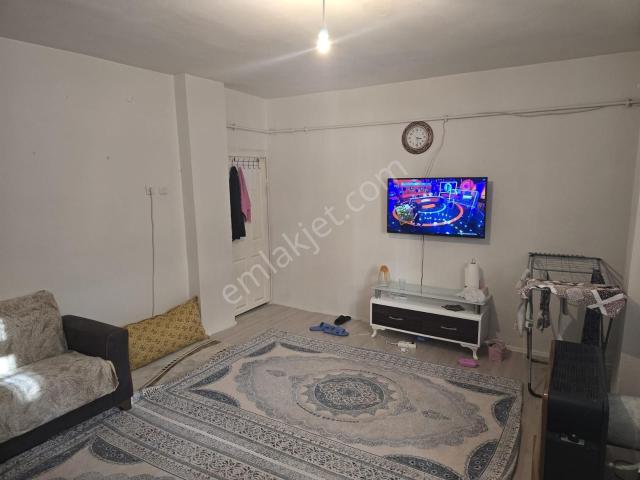 Torunlar Emlaktan Satılık 1+1 Y.giriş Daire Demirkapıda