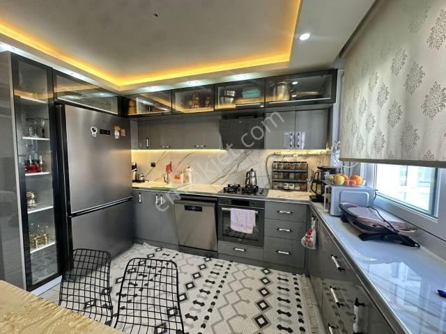 Torbalı Cumhuriyet Mah. 3+1 Satılık Daire