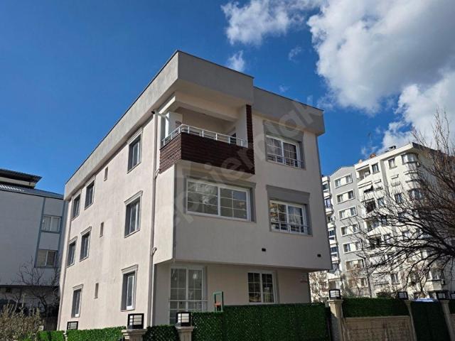 Torbalı Ayrancılar Mahallesinde Komple Satılık Bina