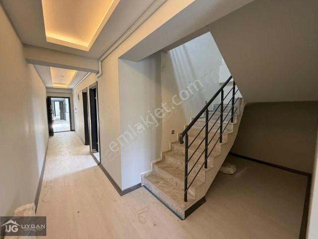 Torbalı Mah. 170m² 2+1 Sıfır Dubleks İzban Dibii Merkezi Konum