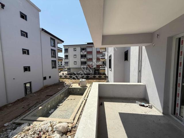 Torbalı Mah. 65m² 1+1 Havuzlu Site Geniş Sıfır Arakat Ultra Lüx