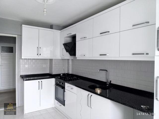 TORBALI CUMHURİYET MAHALLESİ ARA KAT KİLERLİ 2+1 SATILIK DAİRE