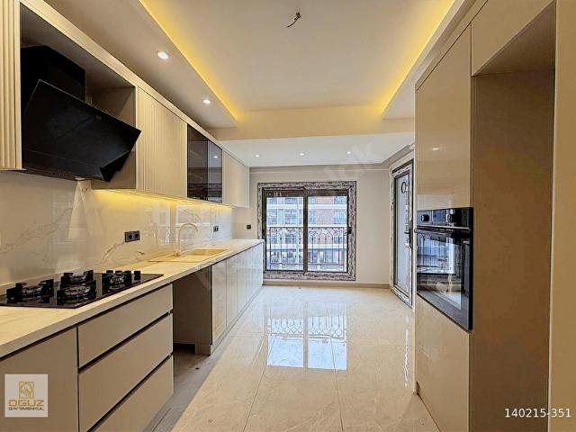 TORBALI DA HAVUZLU SİTE İÇERİSİNDE 3+1 ULTRA LÜX DAİRE