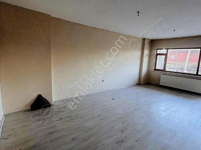Törekentin En Gözde Sitesinde Çok Geniş Yapılı Satılık Daire!