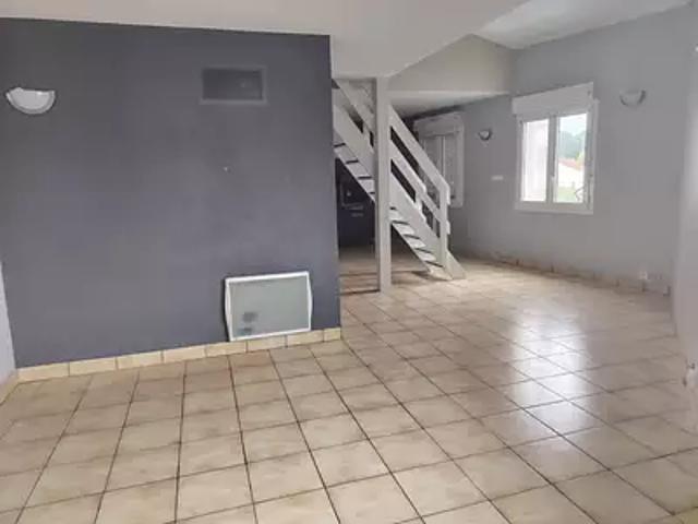Torfou 49660 Location appartement 3 pièces t3 parking