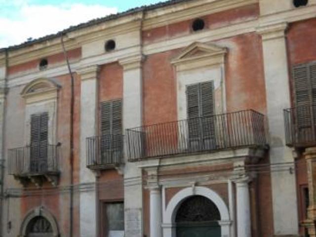 Torino di Sangro vendesi palazzo 750 Mq