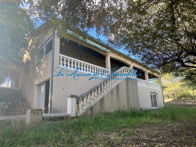 Tornac, Grande maison F5 avec dépendance sur 2959 m2 de terr