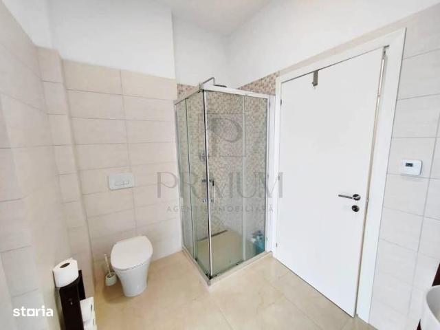 Torontal penthouse lift 4 camere 2 bai 2 balcoane incalzir