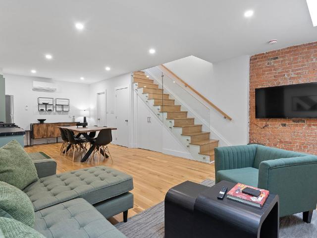 Toronto Furnished Condo for Rent – Stylish 2 Bed, 2.5 Bath with City Views and Private Roof Top Patio