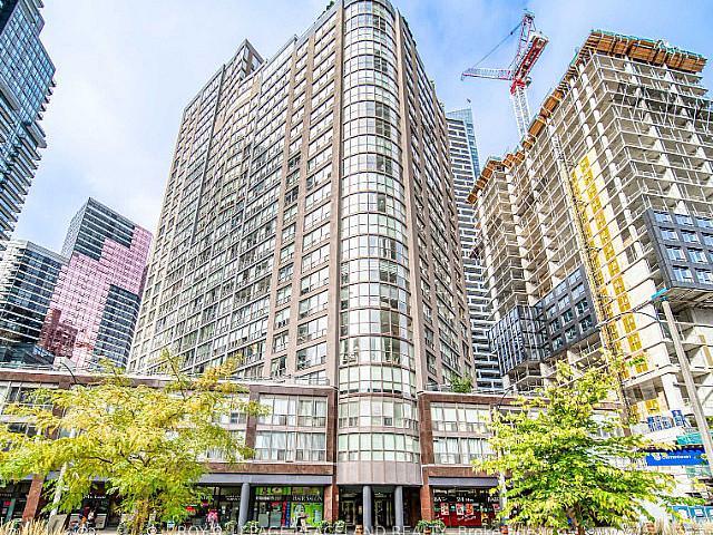 Toronto Living 1+1 Bdrm 1 Bth Bay & Wellesley