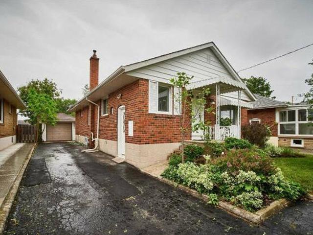 TORONTO 3 BED HOUSE WITH A 2 BED BASEMENT APARTMENT FOR SALE