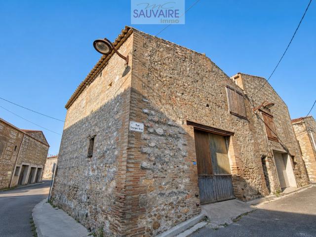Torreilles Bâtiment à réhabiliter avec permis pour une maison familiale de charme
