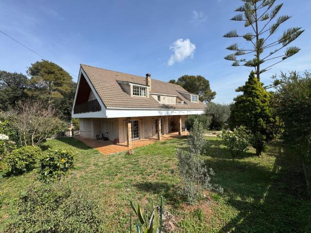 TORRELLES DE LLOBREGAT CASA EN VENTA
