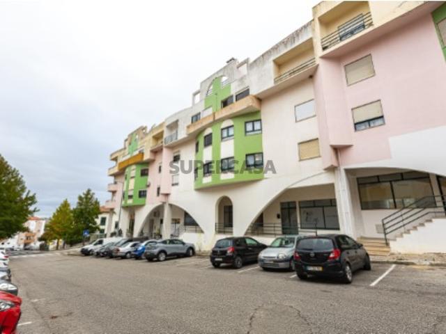 Torres Novas, T3, 3º c/ elevador e lugar de garagem. Sótão transformado + 2 Quartos