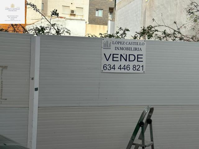 TORREVIEJA SOLAR AL LADO HOTEL MADRID,138 M2, 8 M DE FACHADA, 7 VIVIENDAS