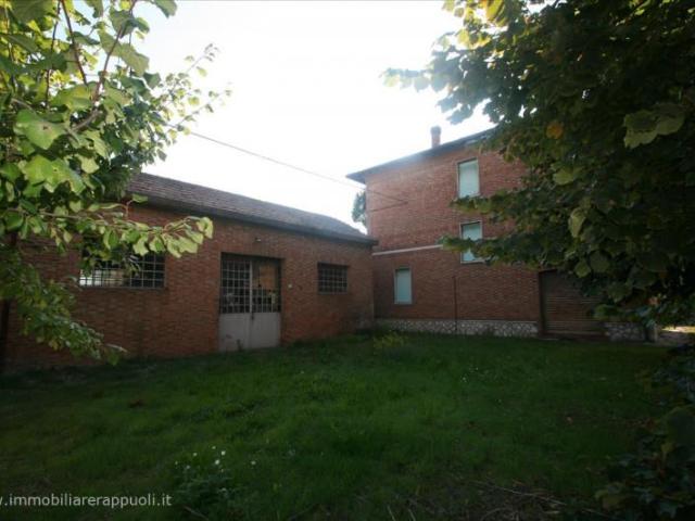 Torrita vendesi casa singola da ristrutturare di mq 255 comp. 255m² Torrita di Siena