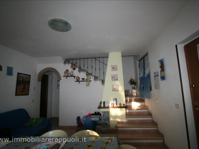 Torrita vendesi villetta a schiera capotesta di mq 84 compos. 84m² Torrita di Siena