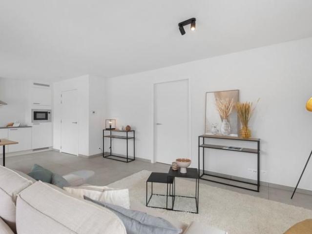 Totaal afgewerkte 3 nieuwbouw appartementen te koop ook afz