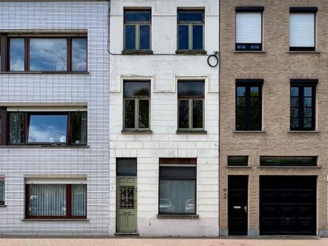 Totaal te renoveren woning op centrale ligging