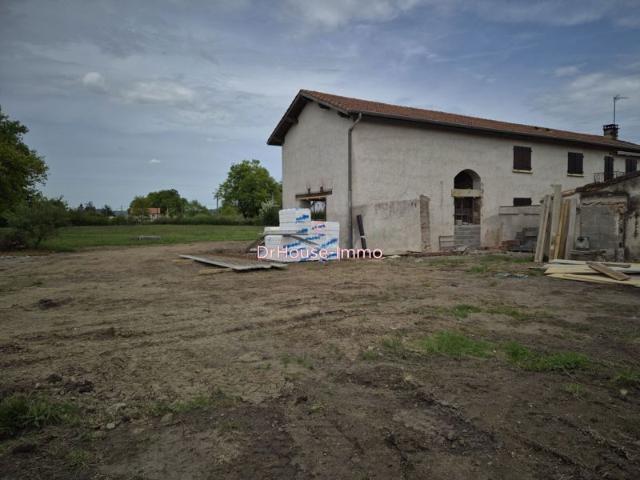 Total look Plateau ! Duplex de 80 m² avec un grand terrain de 550 m² à VEAUCHE Commodités à 5 mn
