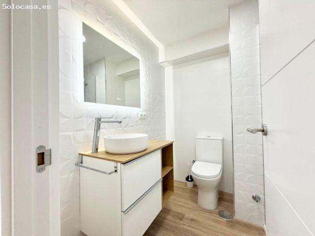 Totalmente Reformado y Amueblado 2 dorm. piscina,parking. Todo a pie sin coche
