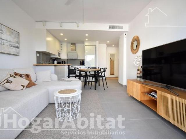 ¡TOTALMENTE REFORMADO! ALTO Y ESQUINERO EN RESIDENCIAL CON PISCINA Y PARKING