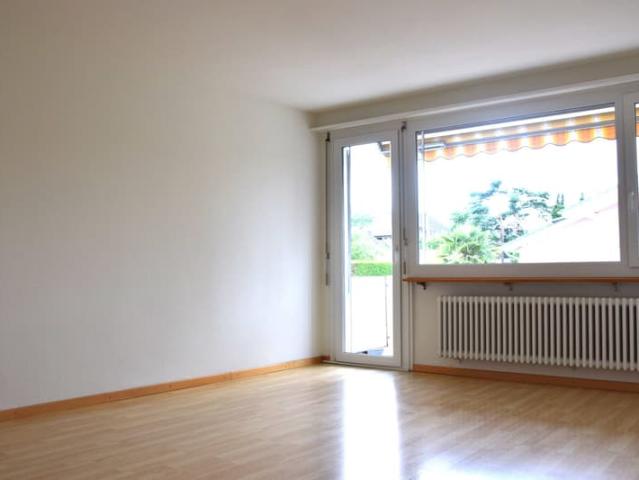 Totalsanierte, ruhige und gut erschlossene Wohnung mit Balkon