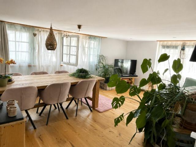 Totalsanierte, stilvolle 3½ Zimmerwohnung im Zentrum von Mogelsberg