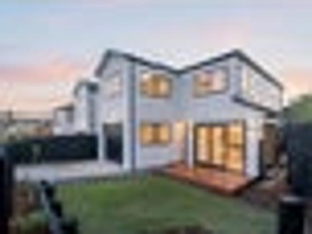 Totara Vale, 5 bedrooms, $1200 pw